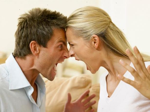 Hvordan at fastsætte en enorm argument med din kæreste. Accepter dine forstyrret og urolig følelser.