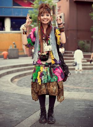 Hvordan til at klæde japansk street stilfuld. Gør dukke-lignende makeup, men ikke overdrive det.