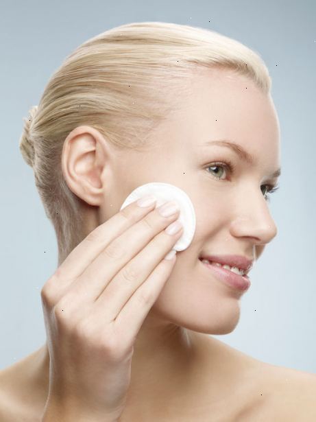 Sådan får smukke, glødende hud. Vask dit ansigt to gange dagligt.