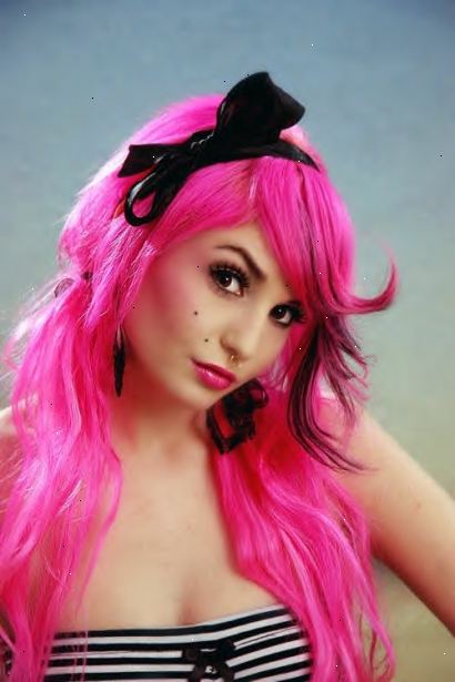 Sådan farve dit hår pink. Tal med dit hår stylist.